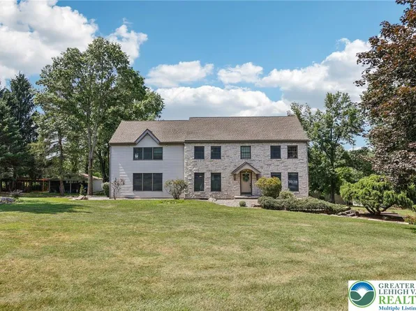 6365 Constitution Rd, Schnecksville, PA 18078