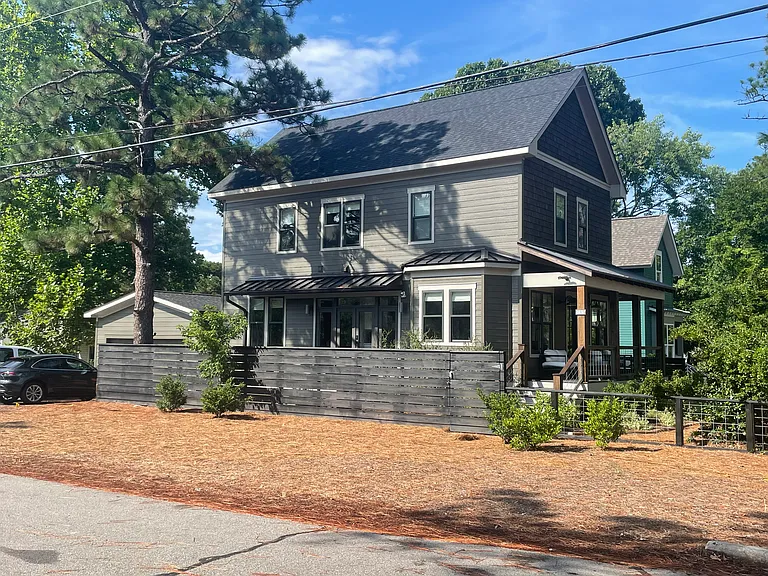 295 E Ohio Ave — Photo 24
