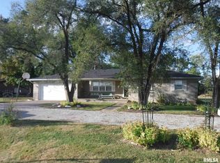 711 Middleton St, Iuka, IL 62849