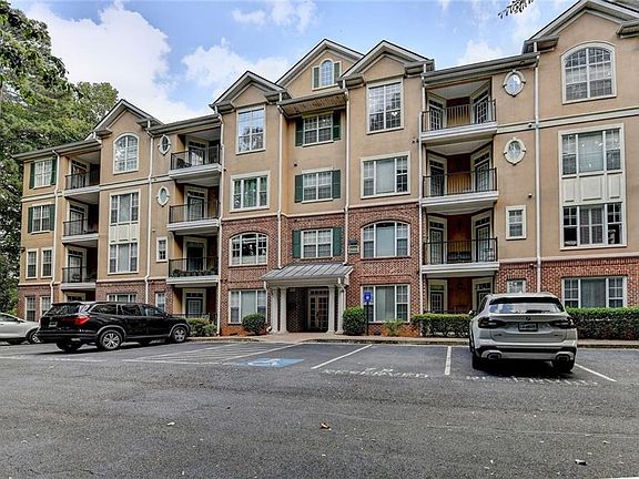 2nd image of 2202 Stratford Cmns