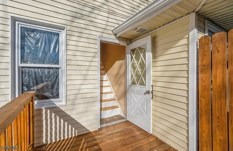 1 bed, 1.0 bath, $1,800 — Photo 3