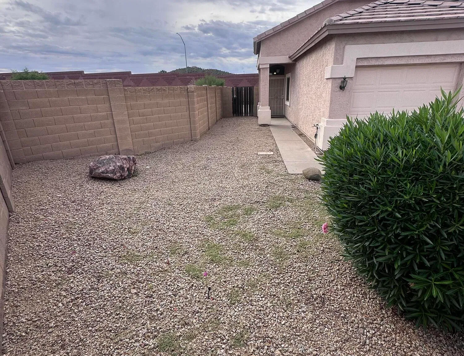 3 bed, 2.0 bath, 1310 sqft, $2,000 — Photo 3