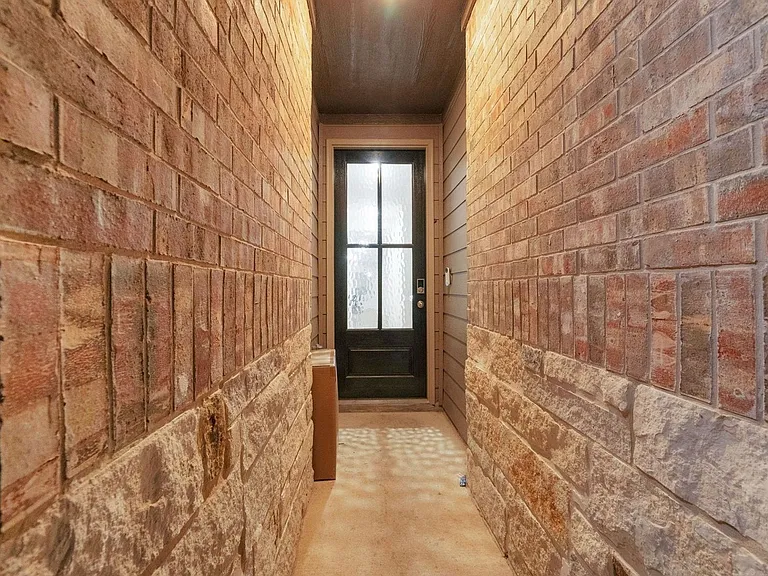 3025 Charyn Way — Photo 4