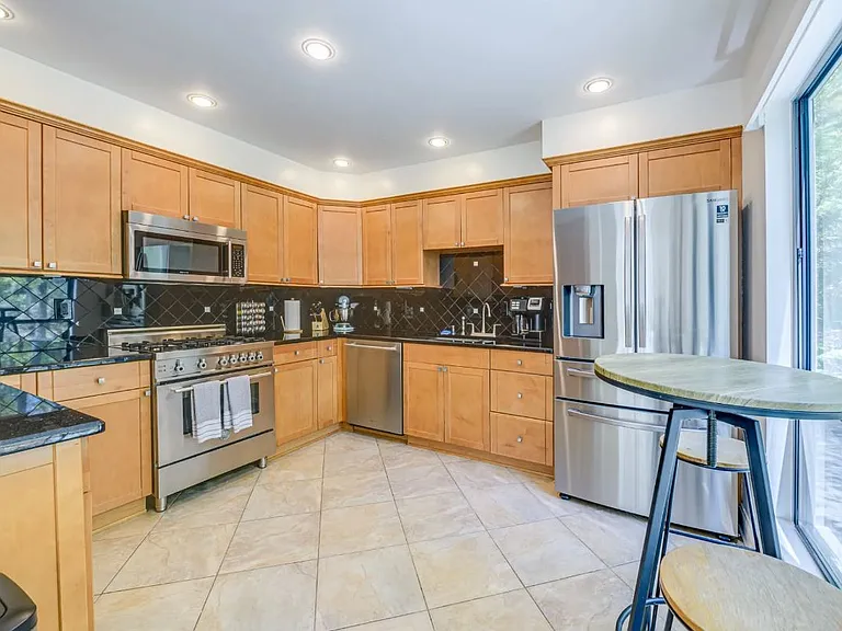 1561 Millstone Rd — Photo 6