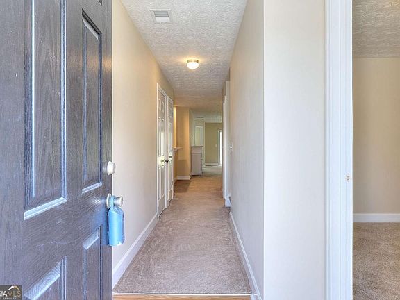 3rd image of 453 Tara Commons Cir