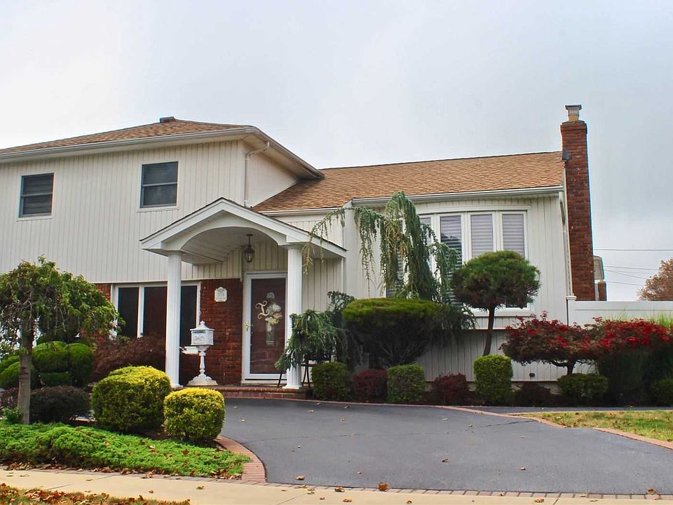 1st image of 2776 Bellmore Ave