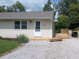 1887 N Hartstrait Rd, Bloomington, IN 47404