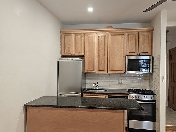 2nd image of 241 W 100th St APT 1R