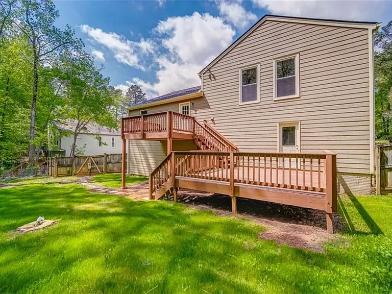 2218 Woodfern Dr — Photo 20