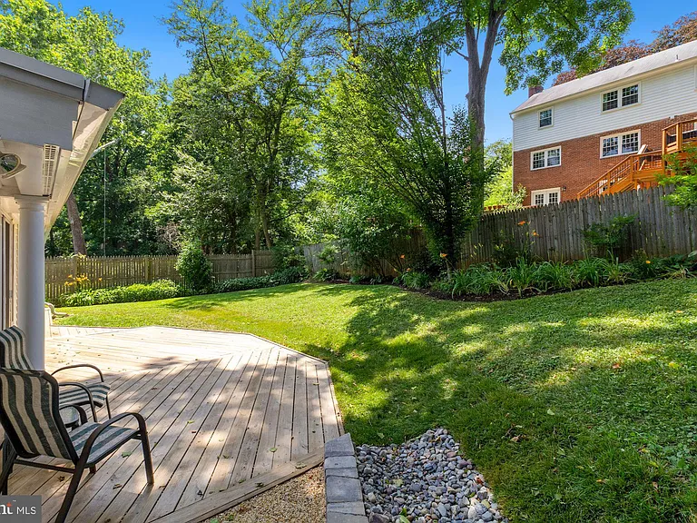 9504 Wadsworth Dr — Photo 5