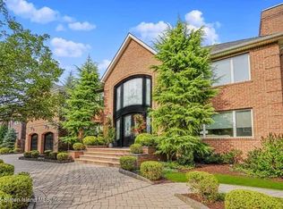 5805 Hylan Blvd #1600, Staten Island, NY 10309