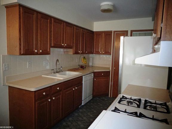 3rd image of 30325 Twin Lake Dr