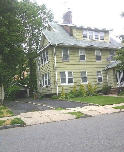 2nd image of 319 No Maple Ave
