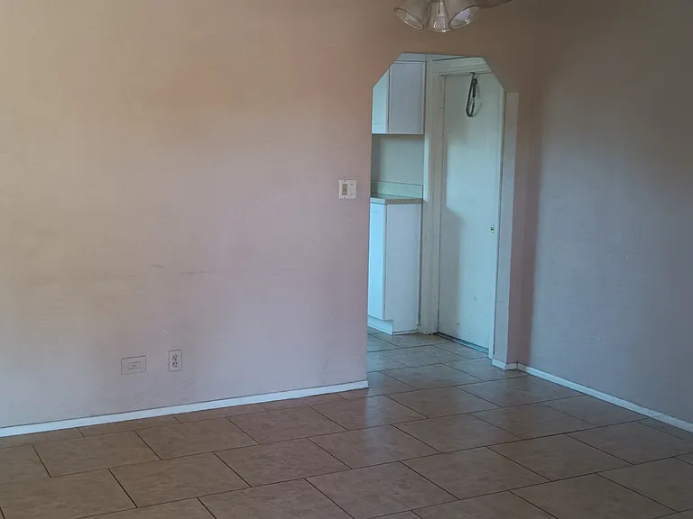 1901 N 72nd Pl — Photo 6