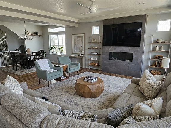 2nd image of 999 Larkspur Dr