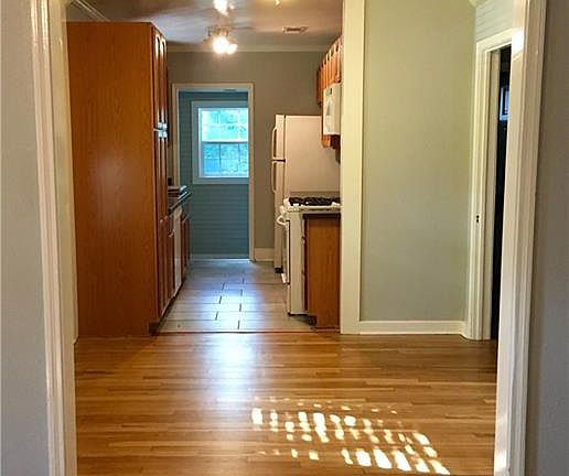 3rd image of 1805 Garfield St
