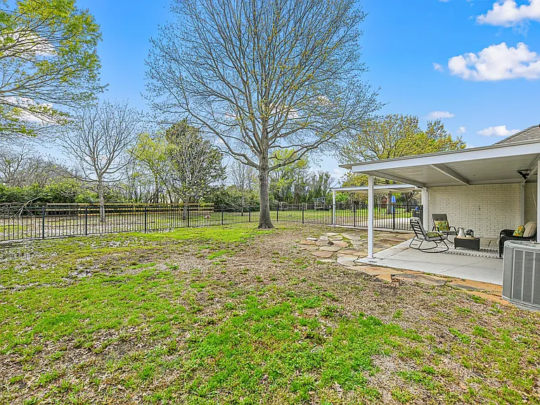 303 Riva Rdg — Photo 40