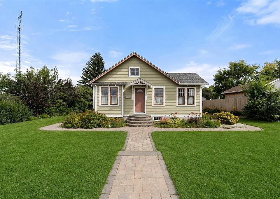 1st image of 5038 W 47th St