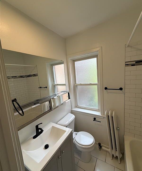 1st image of 5535.5 N Kenmore Ave #2C