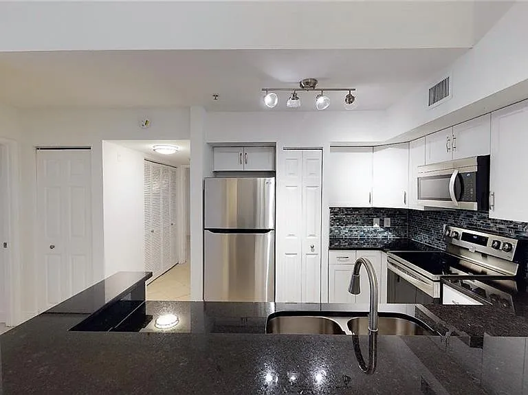 1210 Wildwood Lakes Blvd #306 — Photo 1
