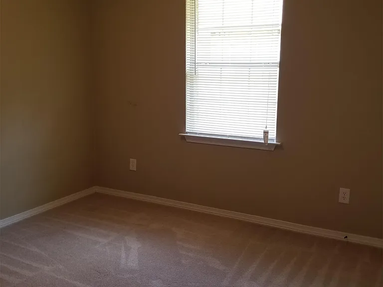 8210 Exchange St — Photo 6