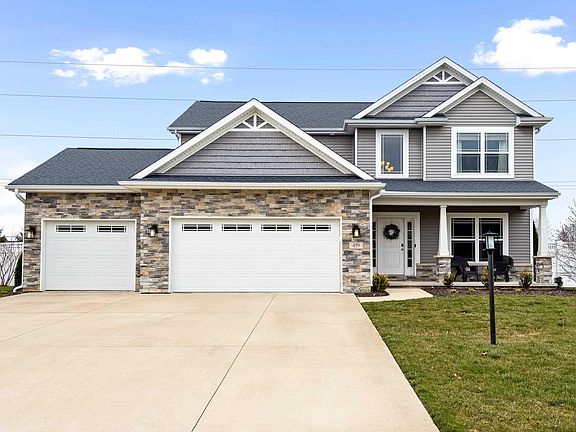 2nd image of 459 Garnet Dr