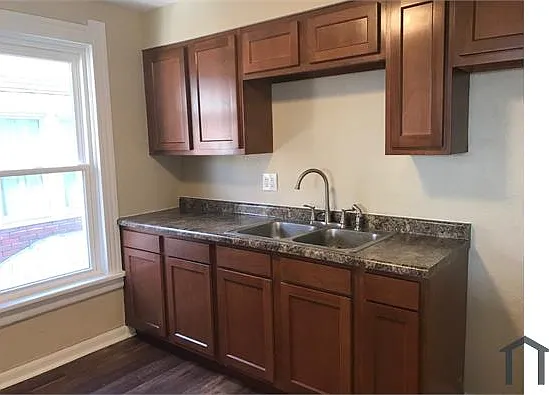 3 bed, 1350 sqft, $1,095 — Photo 2