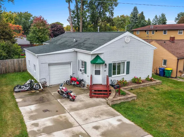 1333 Vanderbraak St, Green Bay, WI 54302