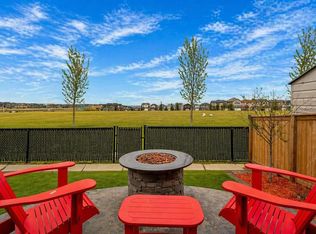 201 SE Pantego Rd NW, Calgary, AB T3K0B8