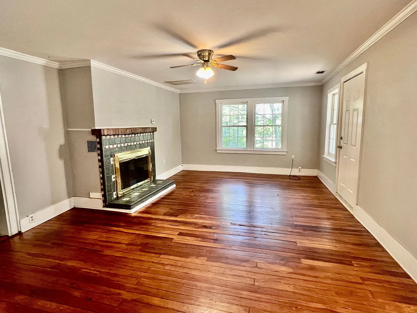 495 Ruth L 3 Bed, 2 Bath — Photo 2