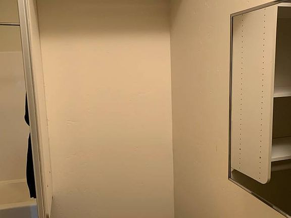 4th image of 2030 N Pacific Ave #303