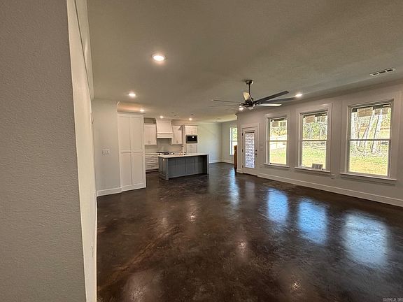 5th image of 29 Ridge View St