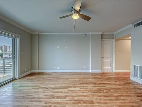 4th image of 2900 NE 30th St APT 4I