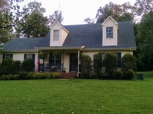 2565 Christopher Ln, Pleasant View, TN 37146