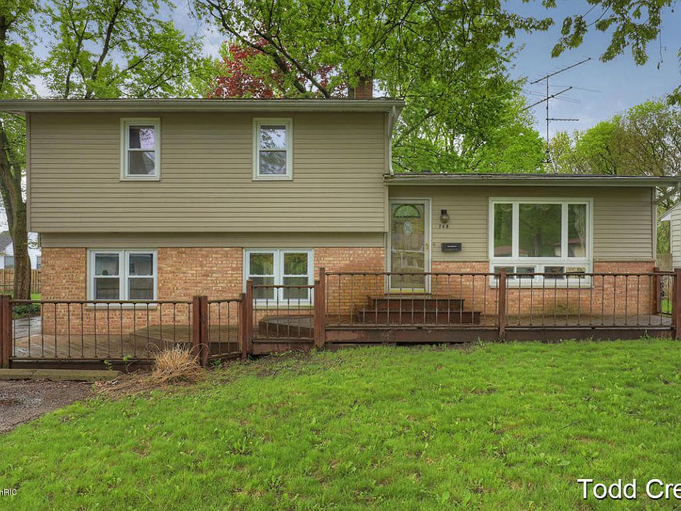 1st image of 748 Parkway Dr NE