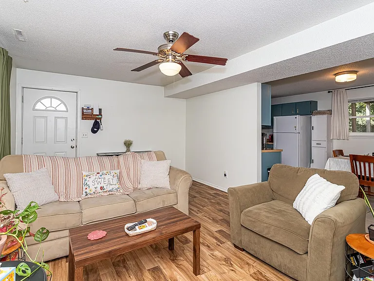 Living Room/Kitchen