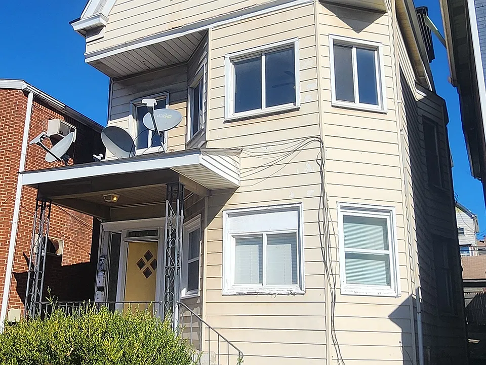 527 Franklin St #2