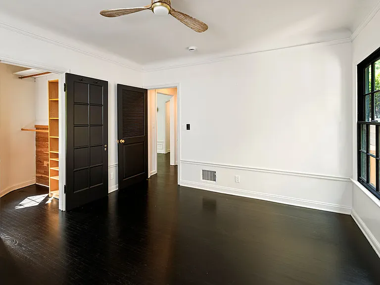 1954 Hillcrest Rd #8 — Photo 14