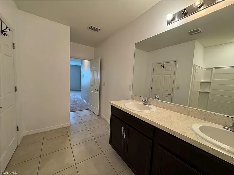 18661 Miami Blvd — Photo 17