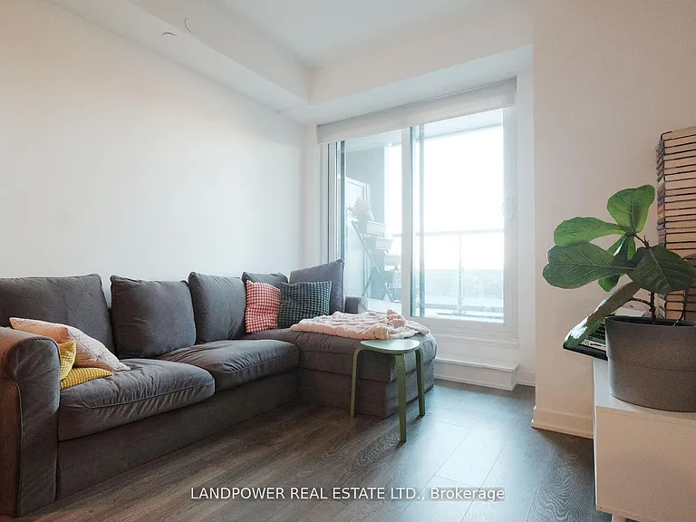 7950 Bathurst St #313 — Photo 8