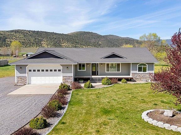 2nd image of 18305 Hayes Ln
