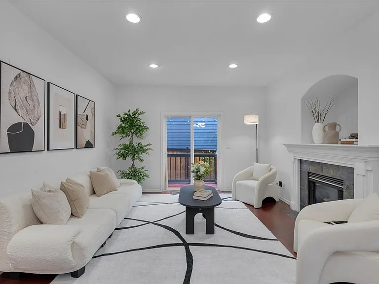 12421 NE 103rd Pl — Photo 15