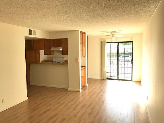 3rd image of 16731 Sherman Way APT 101