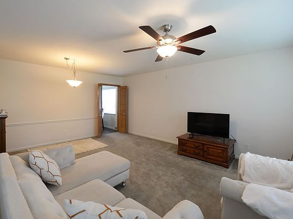5th image of 8717 Delmar Blvd APT 2E