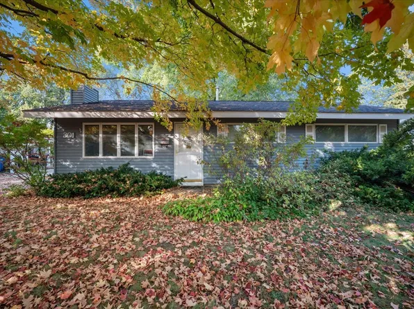 301 River Dr, Dekalb, IL 60115