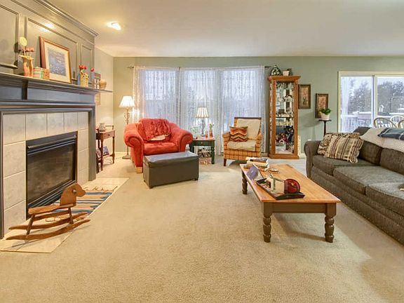 5th image of 5011 Meadow Crest Cir