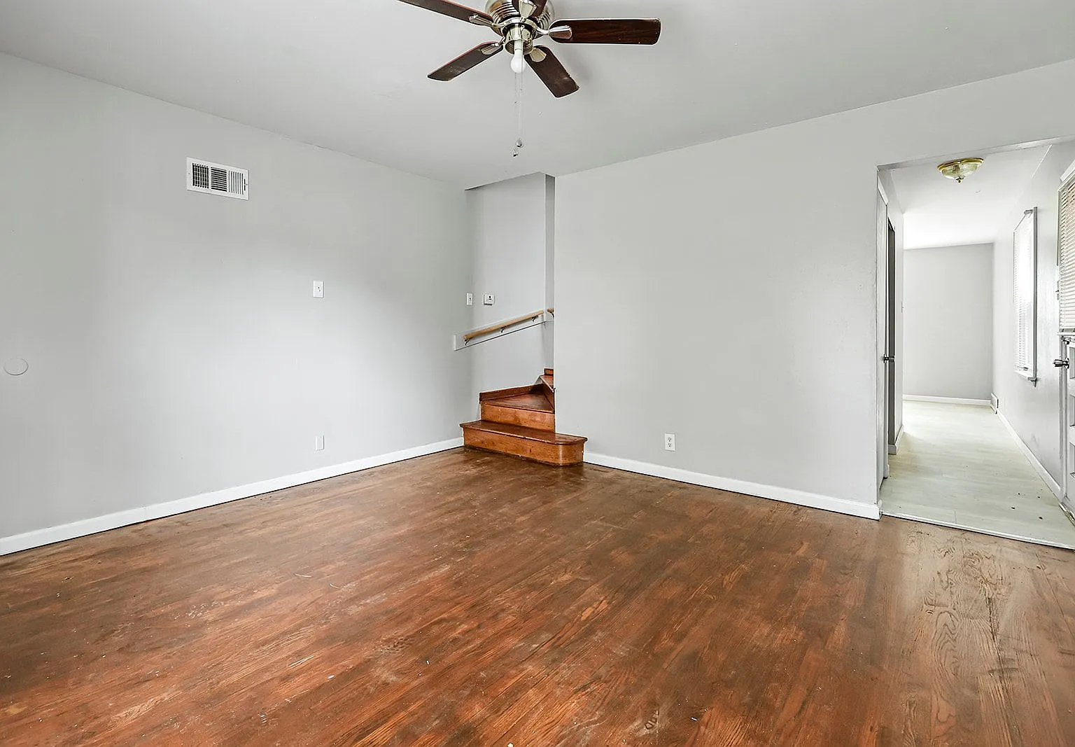2 bed, 1.0 bath, $1,100 — Photo 4