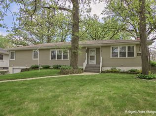 5704 N Woodland Dr, Mchenry, IL 60051