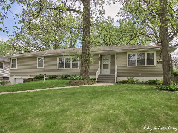 5704 N Woodland Dr, McHenry, IL 60051