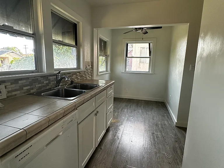 1223 W 64th St — Photo 13